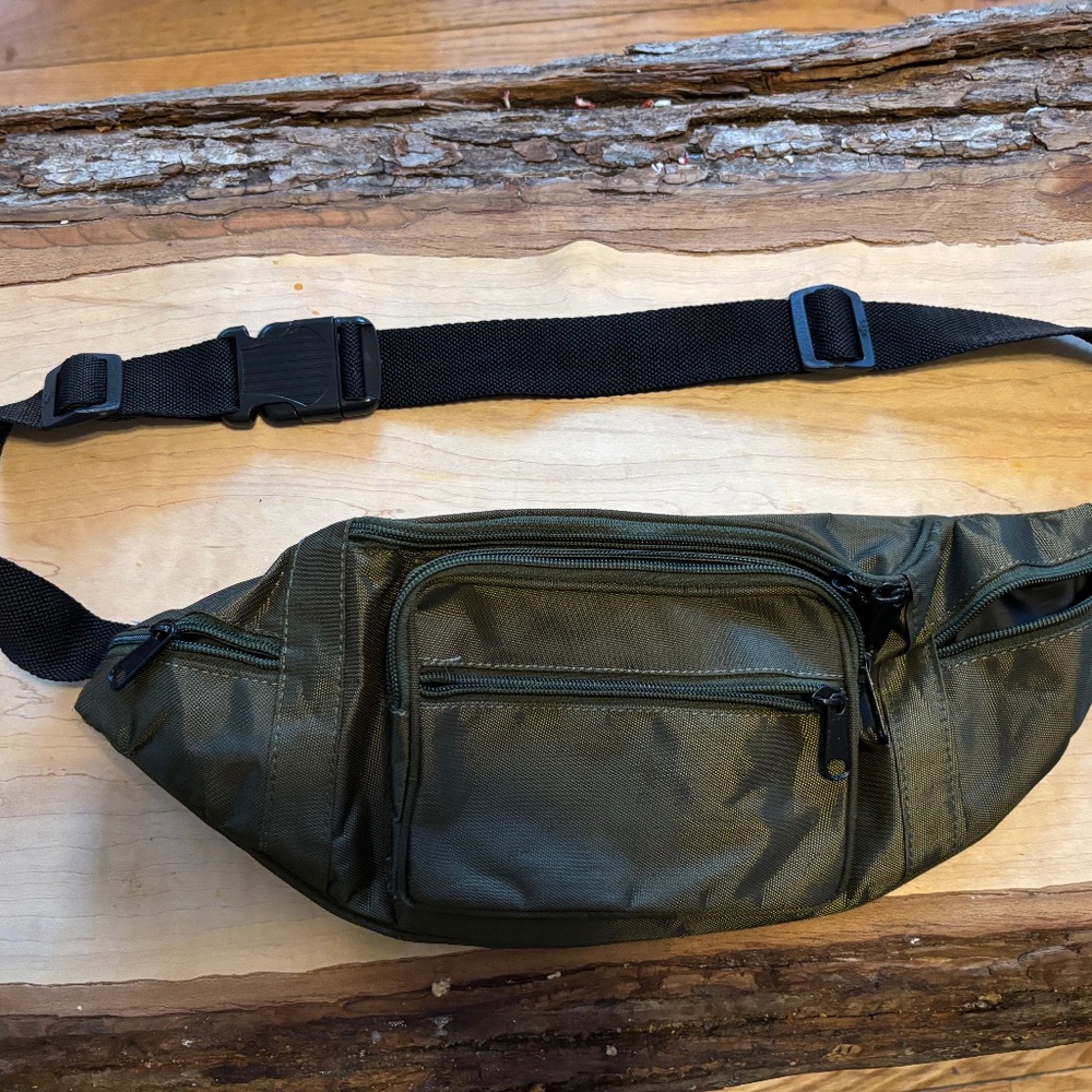Mew Fanny pack(Nylon green)